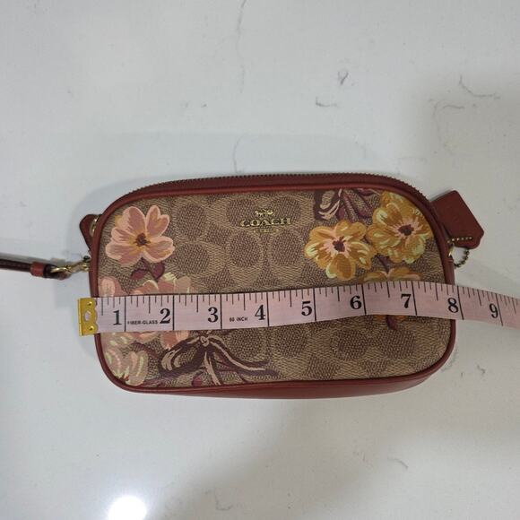 Coach Prairie Signature Sadie Bag Wristlet Double Zip Closure Gold Tone Hardware - Picture 12 of 15